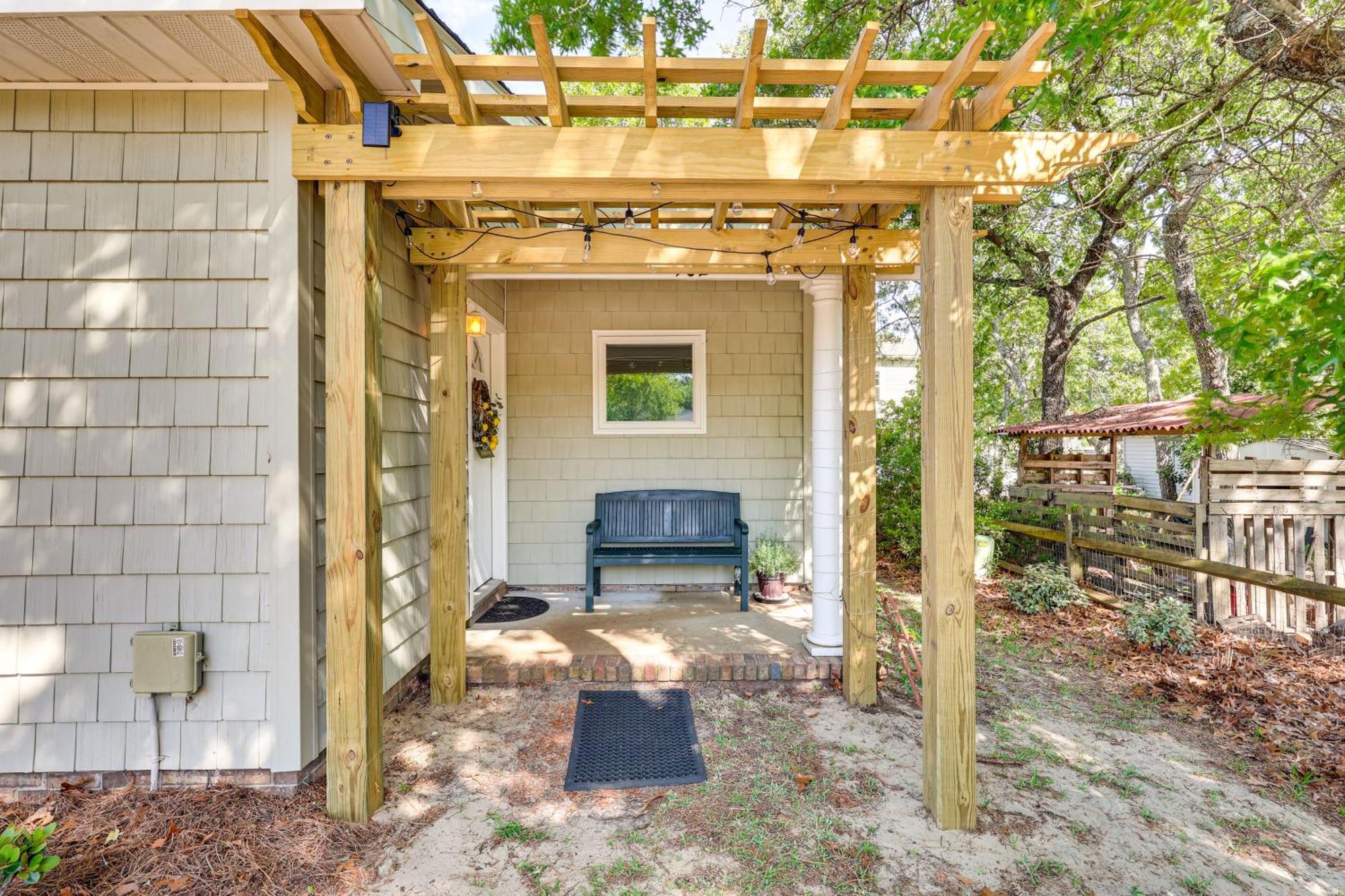 Oak Island Cottage Minutes To Long Beach! 外观 照片