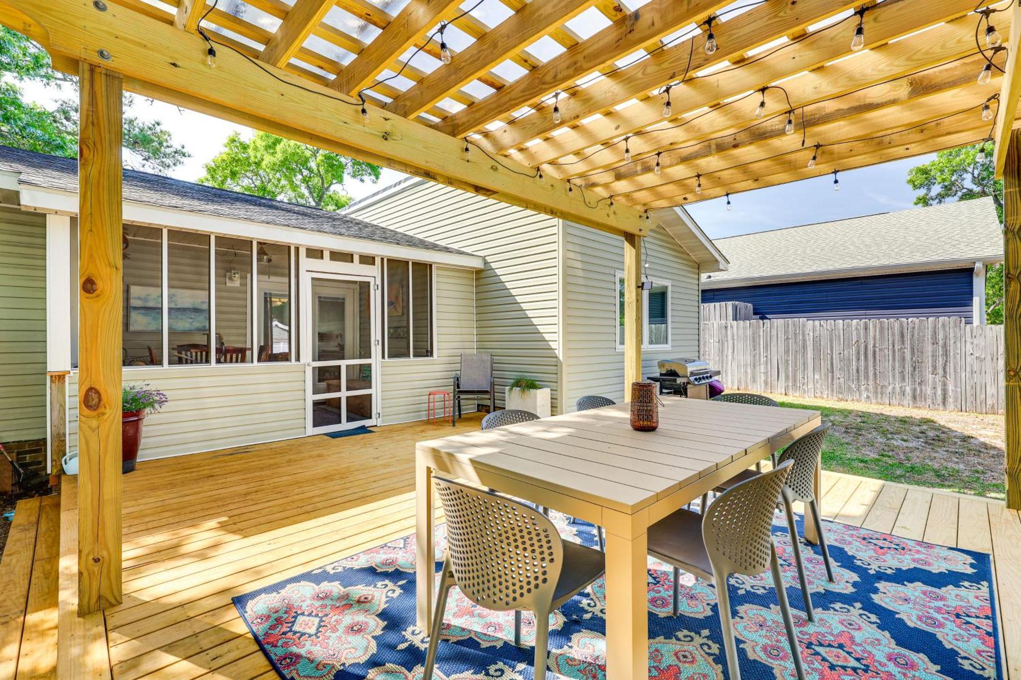 Oak Island Cottage Minutes To Long Beach! 外观 照片
